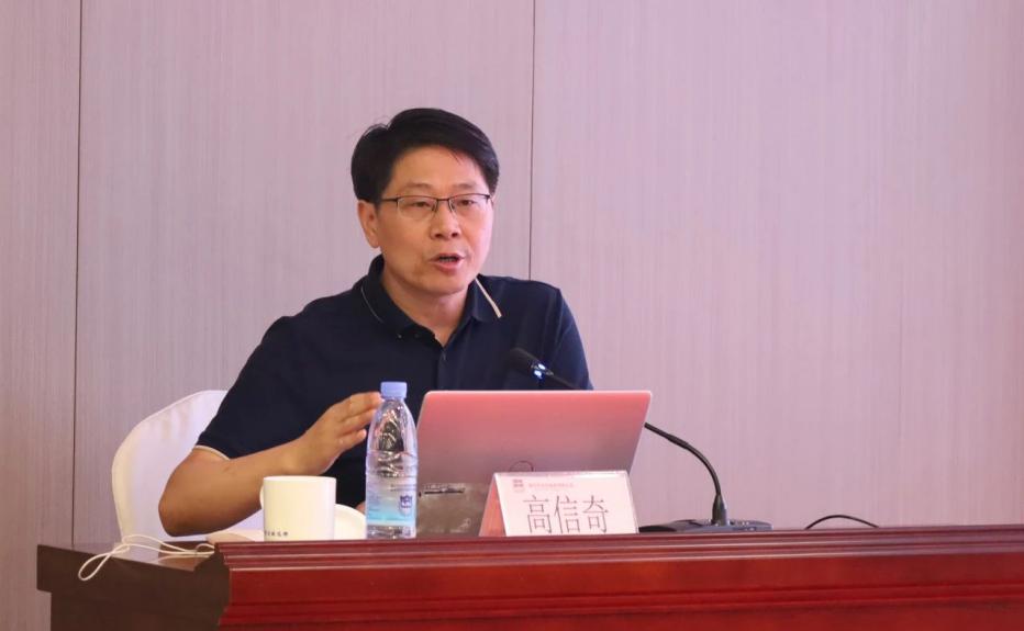 C:/Users/admin/Desktop/凝心聚力謀發(fā)展 同心奮斗譜新篇——南京市公安局國資辦黨總支、南京市保安服務(wù)有限公司黨支部聯(lián)合舉辦專題黨課/4.jpg4