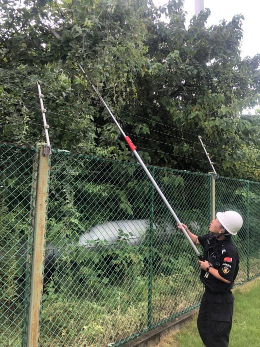 C:/Users/BA/Desktop/風(fēng)雨過后南京保安迅速行動，恢復(fù)安“寧”面貌/2.jpg2