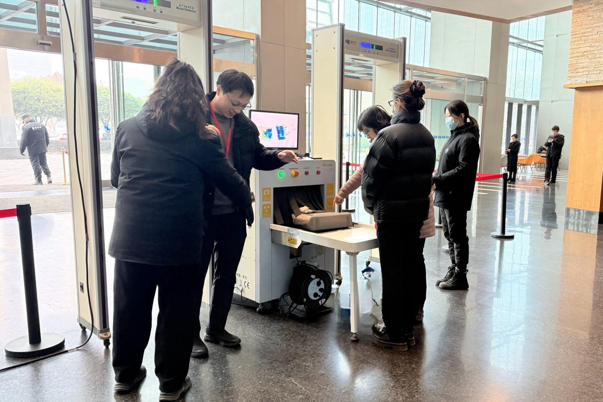 E:/25.12.10后 上傳網(wǎng)站留存/“安保鐵軍、硬核保障”2026系列報(bào)道一——科技引領(lǐng)未來，安全護(hù)航盛會(huì)/照片/5212ea35a8b77386cbea49d69a720cf7.jpg5212ea35a8b77386cbea49d69a720cf7