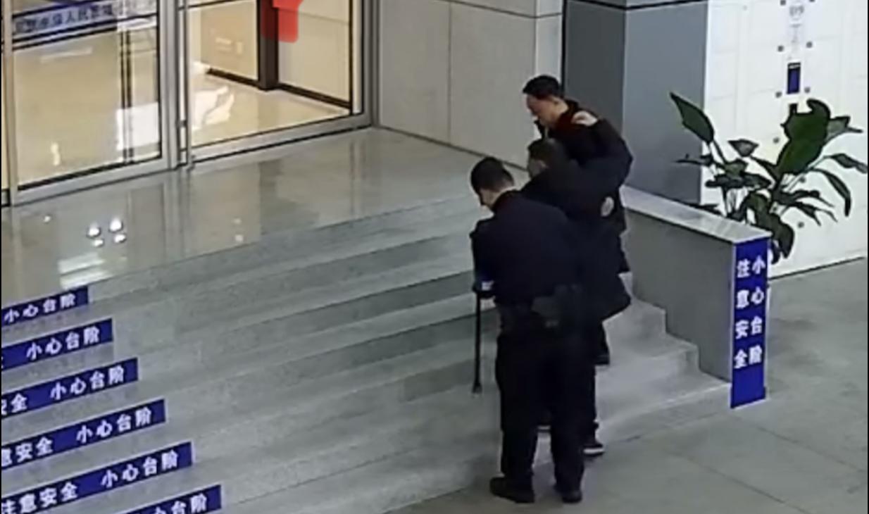 E:/25.12.10后 上傳網(wǎng)站留存/致敬“服務(wù)之星”劉禮兵！南京市保以專業(yè)守護(hù)安全，用溫情溫暖人心/照片/精修/5851dfcd78fd0f1bab3c514af4abc905.jpg5851dfcd78fd0f1bab3c514af4abc905